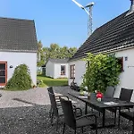 6318-stege-holtegardsvej-18-b * Stege