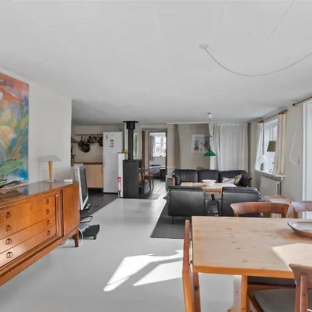 6318-stege-holtegardsvej-18-b * Stege