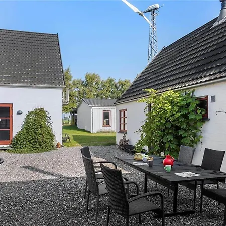 6318-stege-holtegardsvej-18-b * Stege
