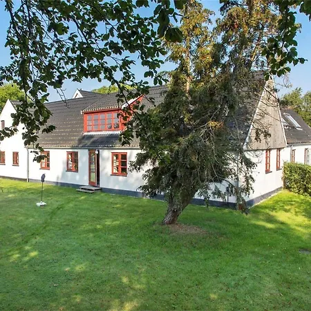 6318-stege-holtegardsvej-18-b * Stege