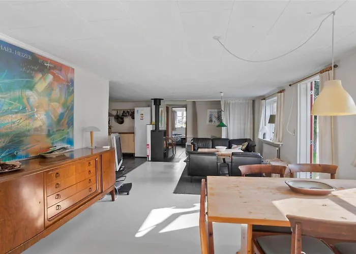 6318-stege-holtegardsvej-18-b * Stege