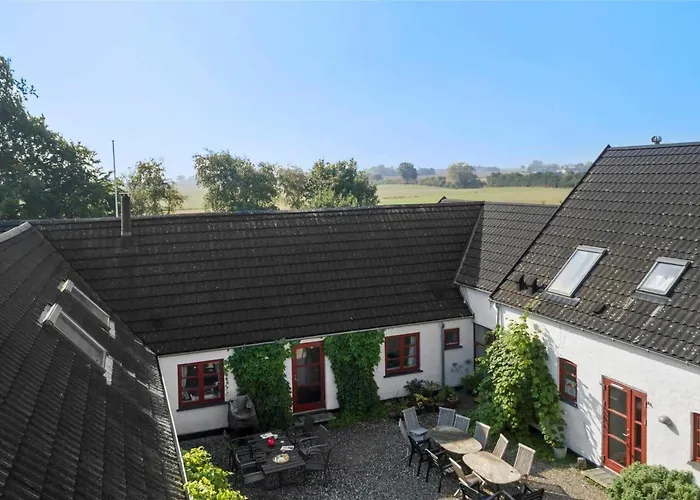 6318-stege-holtegardsvej-18-b * Stege